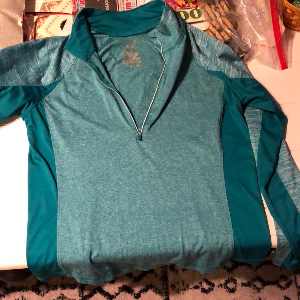 Danskin Now Semi Fitted Greenpullover Size Large 12/14